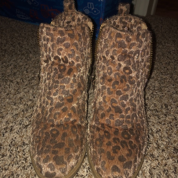 Cheetah booties - Picture 2 of 3